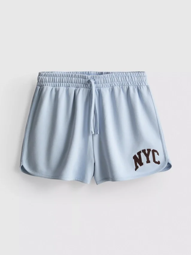 Fritidsshorts med højt bomuldsindhold i afslappet NYC-stil