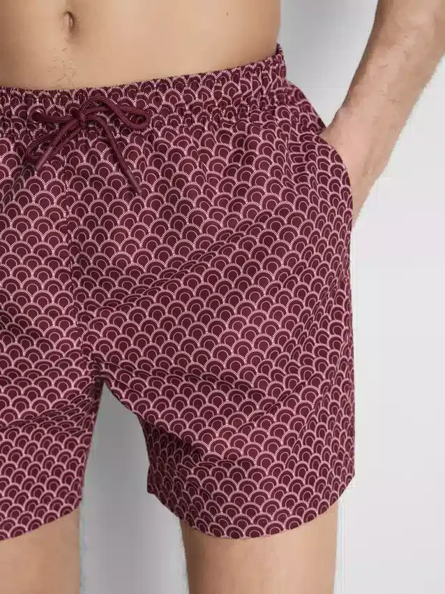 Geometriske badeshorts med snøre