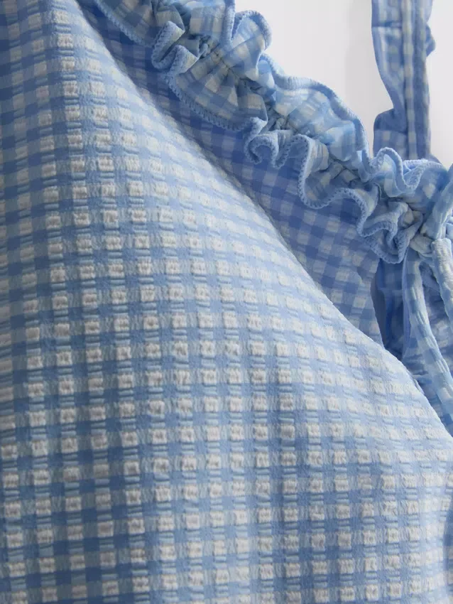 Gingham-badedragt med flæser