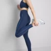 Glatte, støttende active leggings med rørformede detaljer
