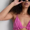 Glitrende trekantet bikini-top med flæser
