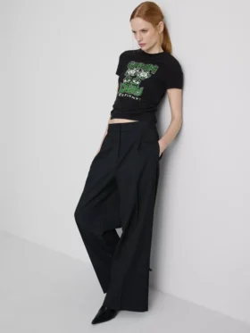 Grøn baby-T-shirt med rynker, med højt bomuldsindhold