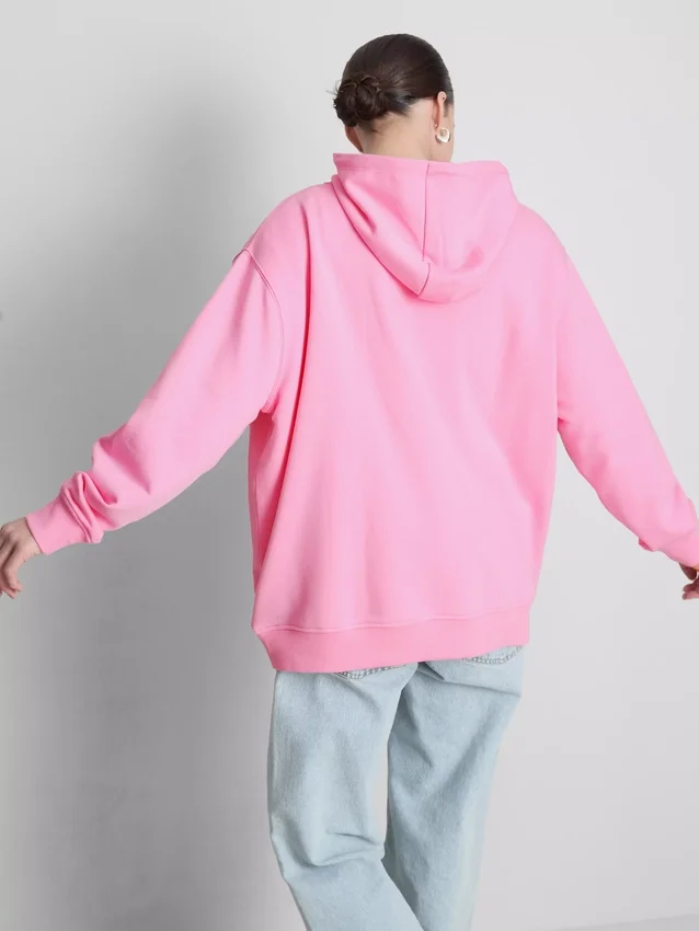 Hættetrøje med collegiate-print i bomuldsrigt materiale