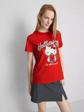 Hello Kitty bomulds-T-shirt i afslappet stil med jordbærmotiv
