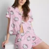 Hello Kitty-pyjamasser i kort boyfriend-stil