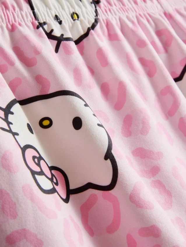 Hello Kitty-pyjamasser i kort boyfriend-stil