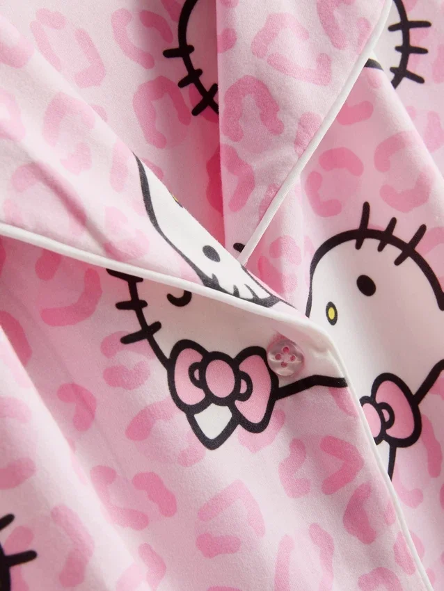 Hello Kitty-pyjamasser i kort boyfriend-stil