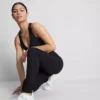 Højtaljede, glatte active-leggings med støtte