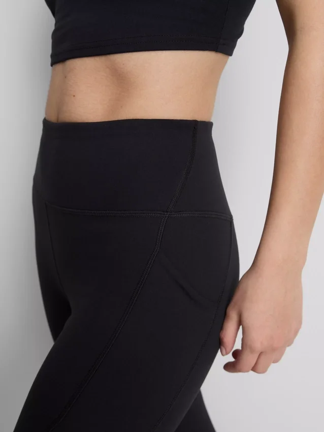 Højtaljede, glatte active-leggings med støtte