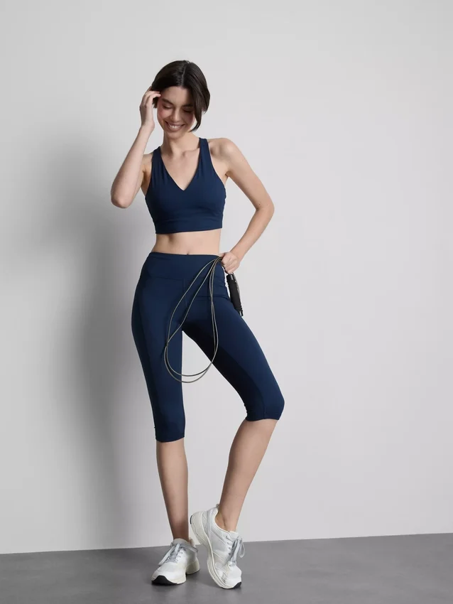 Højtaljede, glatte og støttende capri-leggings til sport