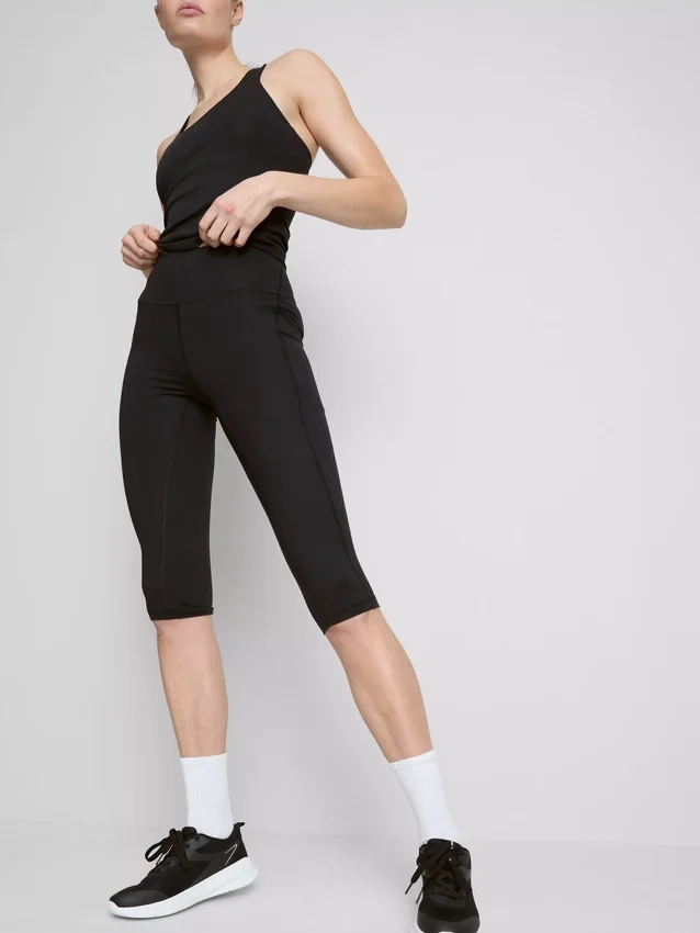 Højtaljede, glatte og støttende capri-leggings til sport