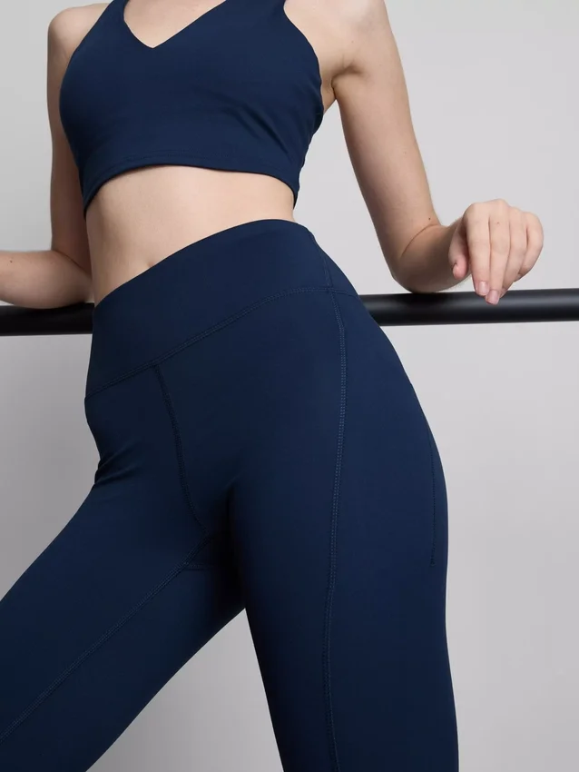 Højtaljede, glatte og støttende capri-leggings til sport