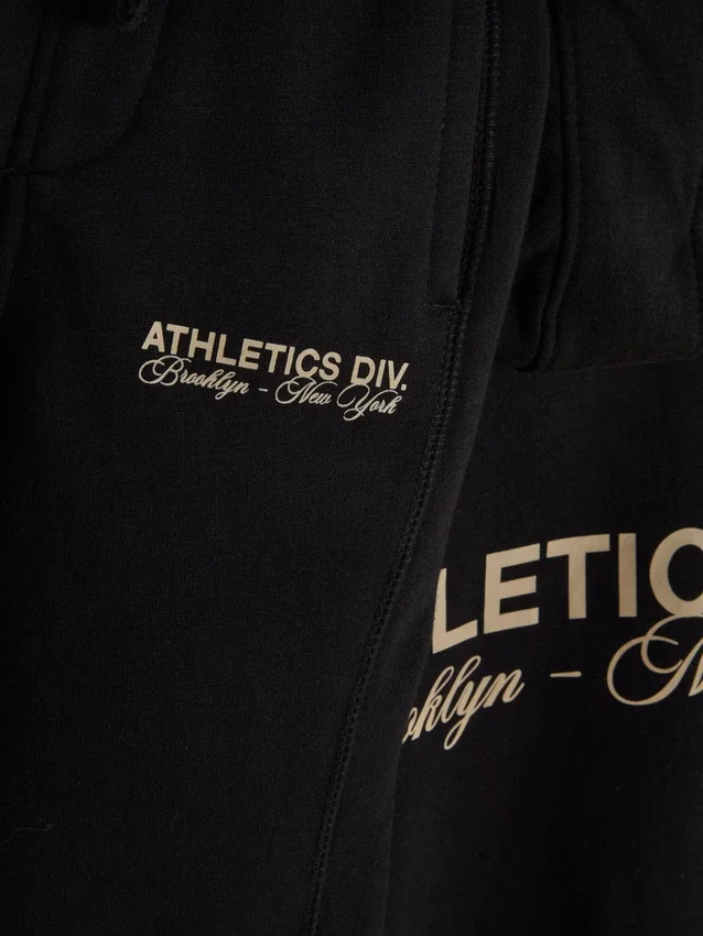Hoodie- og joggingbuksesæt fra Athletics-serien