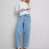 Jeans i bomuldsdenim med høj talje og konisk snit