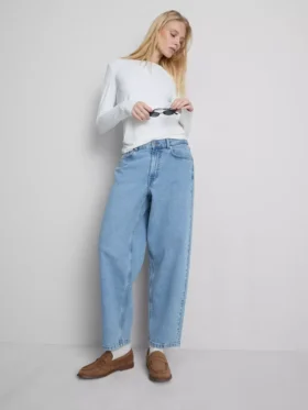 Jeans i bomuldsdenim med høj talje og konisk snit