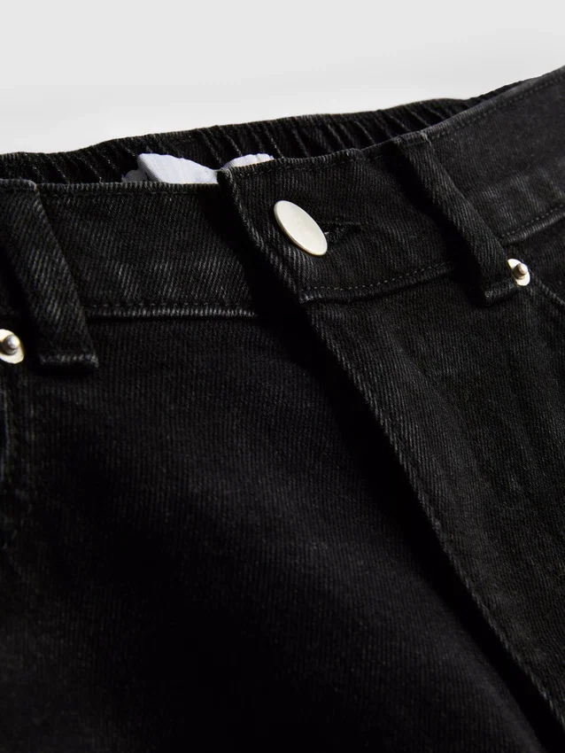 Jeans i bomuldsdenim med høj talje og konisk snit