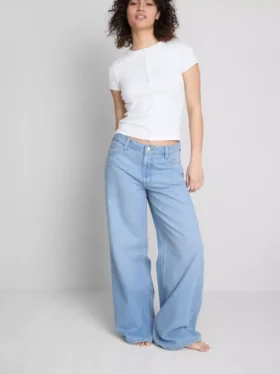 Jeans i bomuldsdenim med mellemhøj talje og brede ben