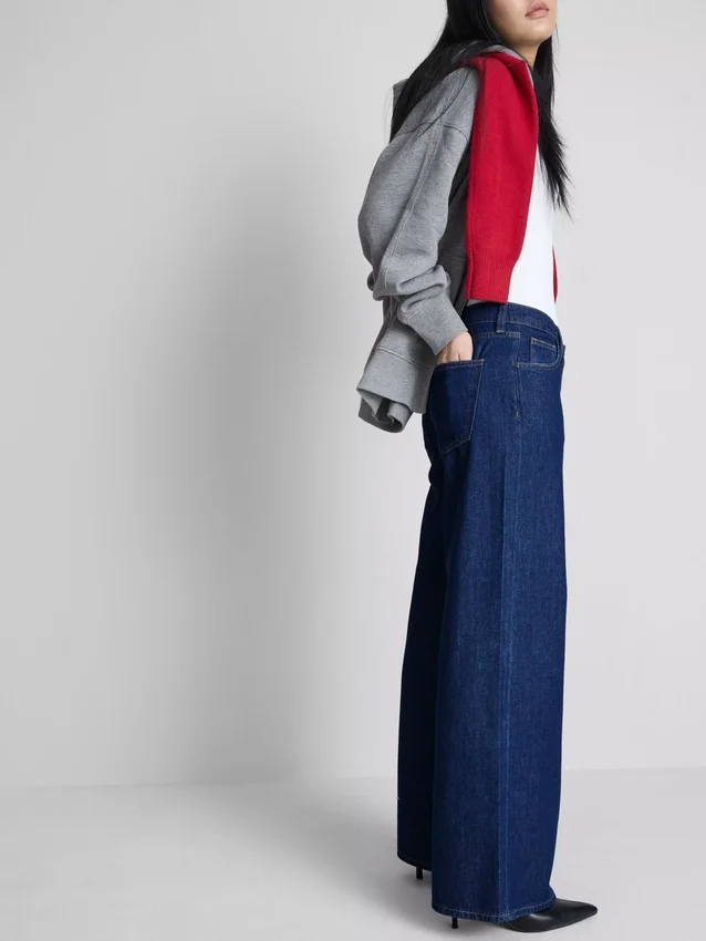Jeans i bomuldsdenim med mellemhøj talje og brede ben