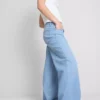 Jeans i bomuldsdenim med mellemhøj talje og brede ben
