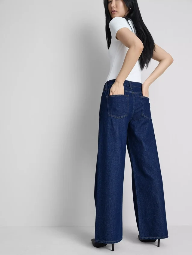 Jeans i bomuldsdenim med mellemhøj talje og brede ben