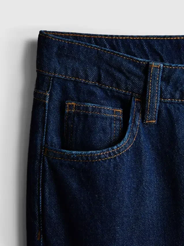 Jeans i bomuldsdenim med mellemhøj talje og brede ben