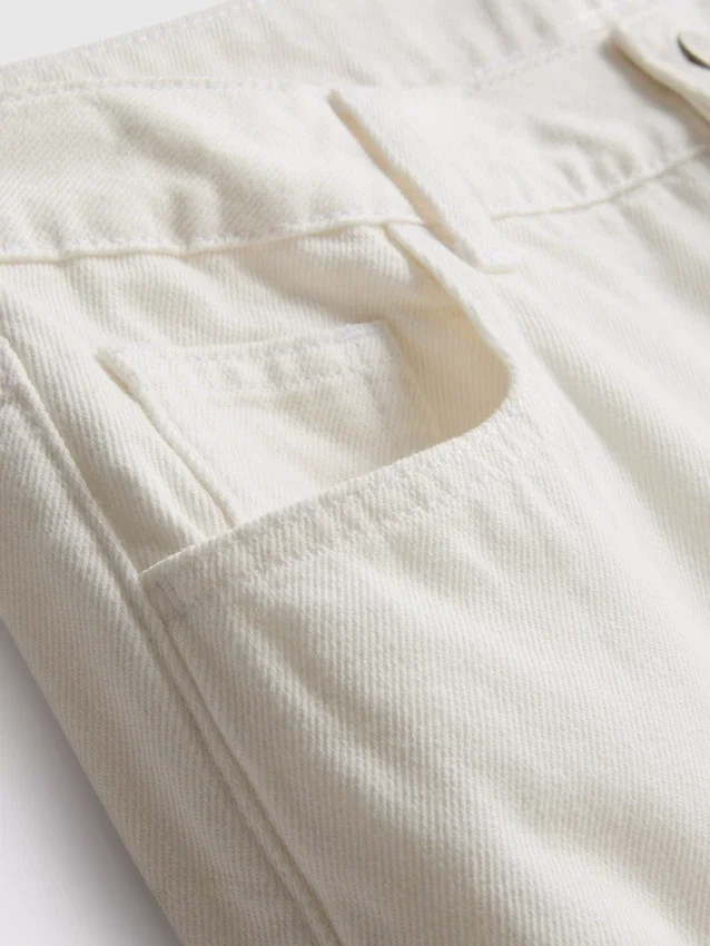 Jeans i bomuldsdenim med mellemhøj talje og brede ben