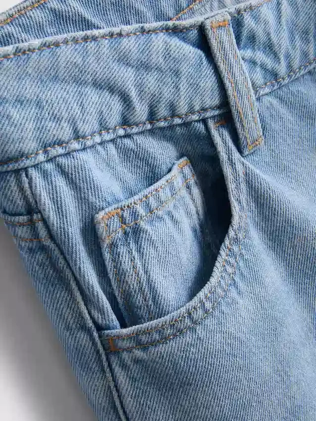 Jeans i bomuldsdenim med mellemhøj talje og brede ben
