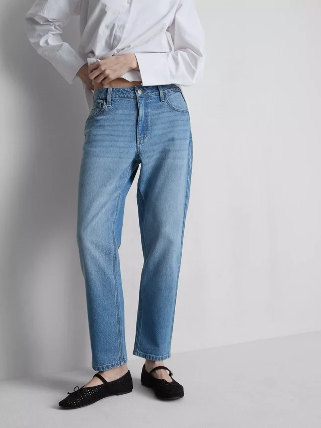 Jeans i bomuldsdenim med mellemhøj talje og lige ben