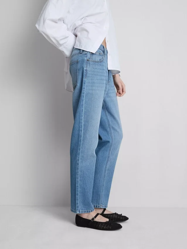 Jeans i bomuldsdenim med mellemhøj talje og lige ben