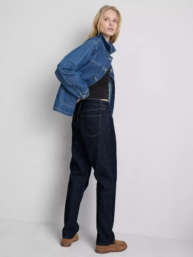 Jeans i bomuldsdenim med mellemhøj talje og lige ben