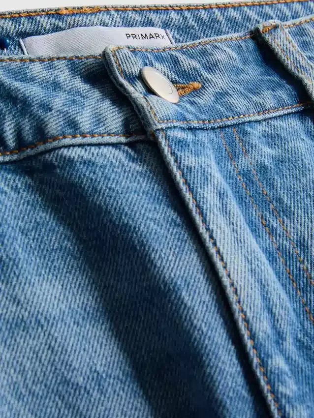 Jeans i bomuldsdenim med mellemhøj talje og lige ben