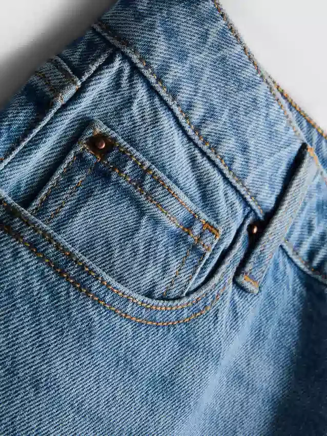 Jeans i bomuldsdenim med mellemhøj talje og lige ben