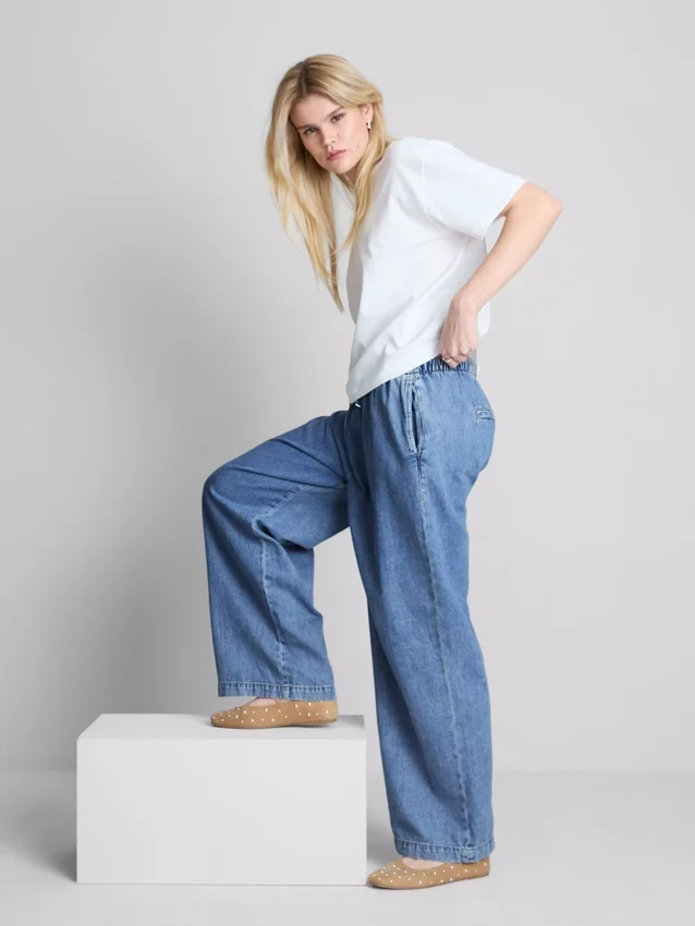 Jeans i mellemhøj talje
