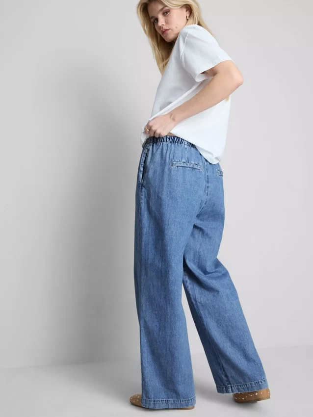 Jeans i mellemhøj talje