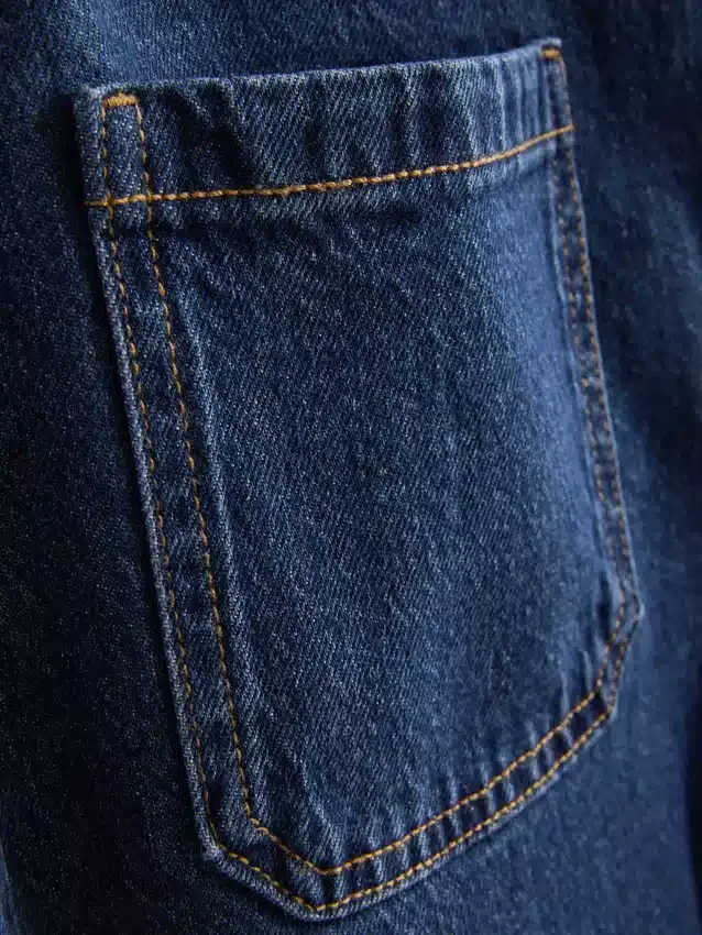 Jeans med brede ben og lommer foran