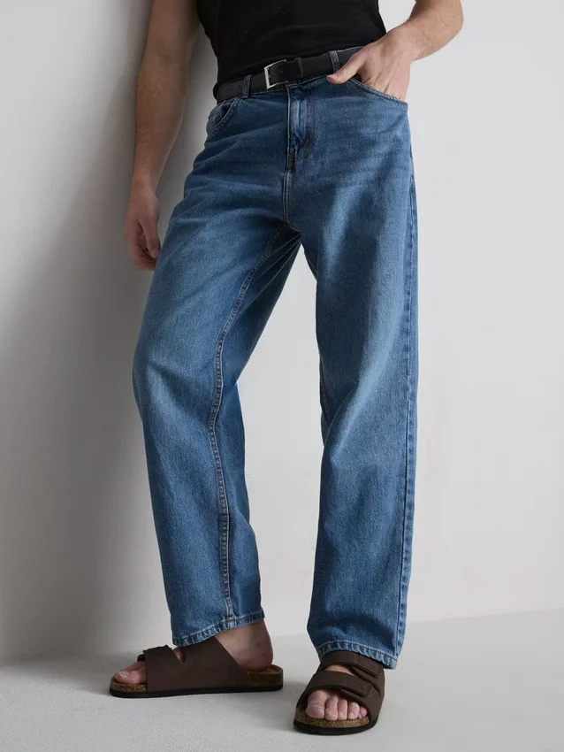 Jeans med høj talje og løs pasform