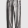 Jeans med mellemhøj talje og afslappet, lige ben
