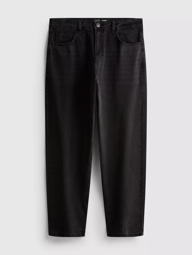 Jeans med mellemhøj talje og afslappet, lige ben