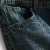 Jeans med mellemhøj talje og afslappet, lige ben