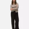 Jeans med mellemhøj talje og brede ben