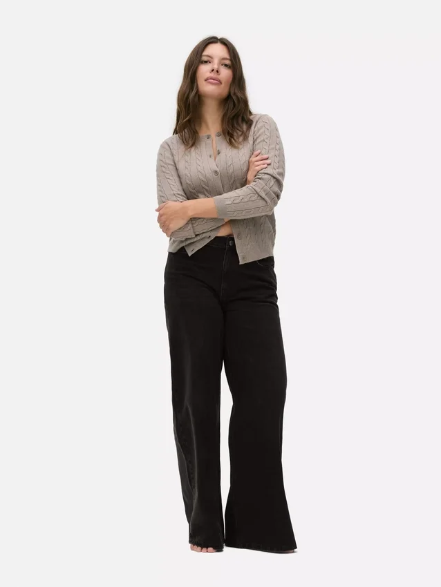 Jeans med mellemhøj talje og brede ben