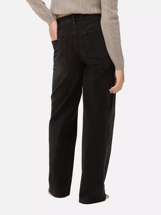 Jeans med mellemhøj talje og brede ben