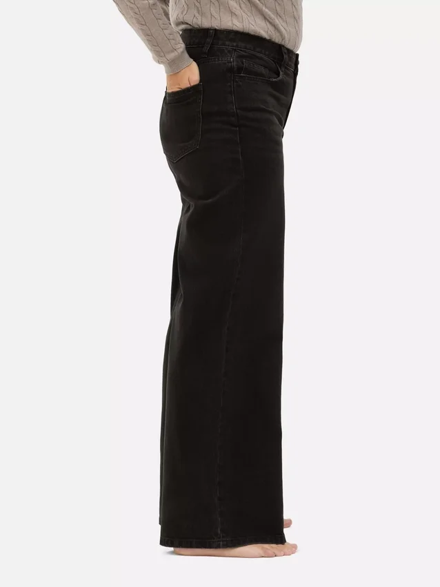 Jeans med mellemhøj talje og brede ben