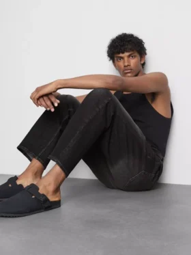 Jeans med mellemhøj talje og lige ben
