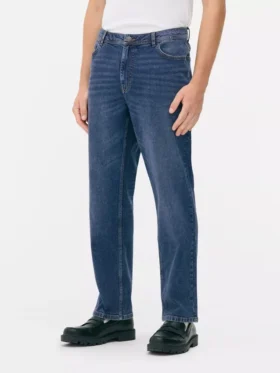 Jeans med mellemhøj talje og lige ben