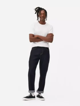 Jeans med mellemhøj talje og lige ben