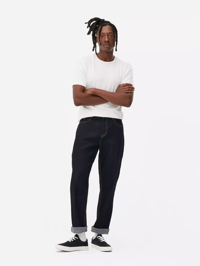 Jeans med mellemhøj talje og lige ben