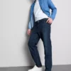Jeans med mellemhøj talje og lige ben