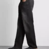 Jeans med mellemhøj talje og lige ben