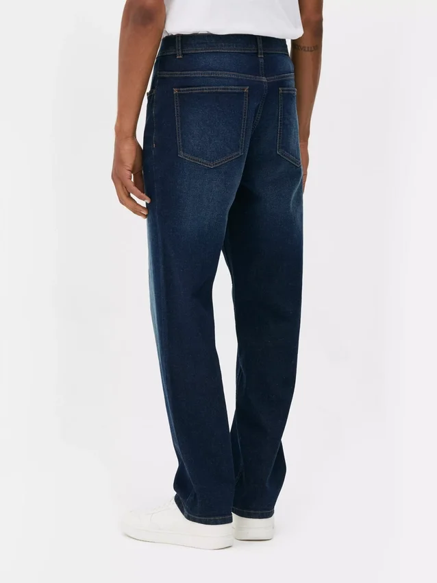 Jeans med mellemhøj talje og lige ben